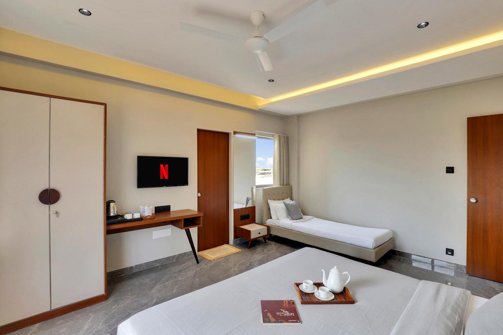 Goverdhan Greens Resort Dwarka L Hotels In Dwarka Zewnętrze zdjęcie