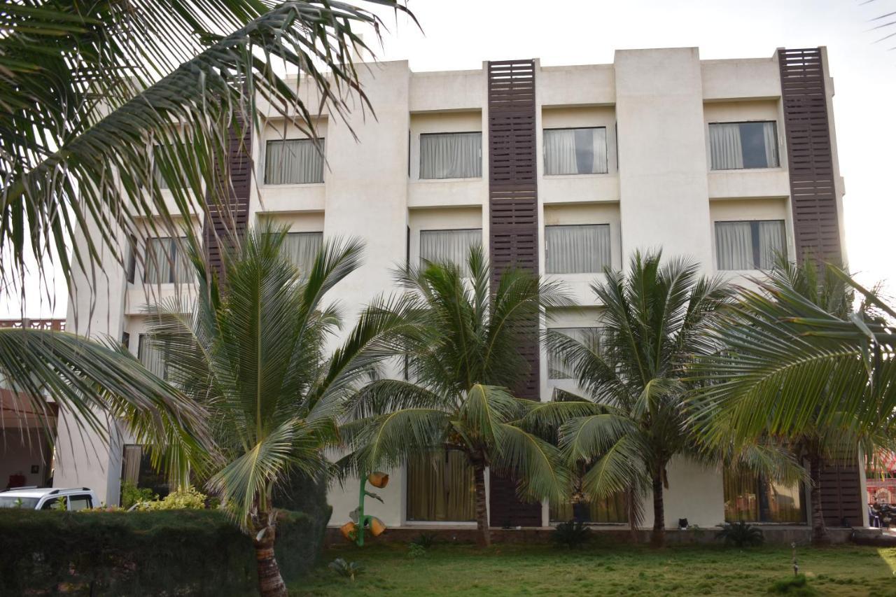 Goverdhan Greens Resort Dwarka L Hotels In Dwarka Zewnętrze zdjęcie