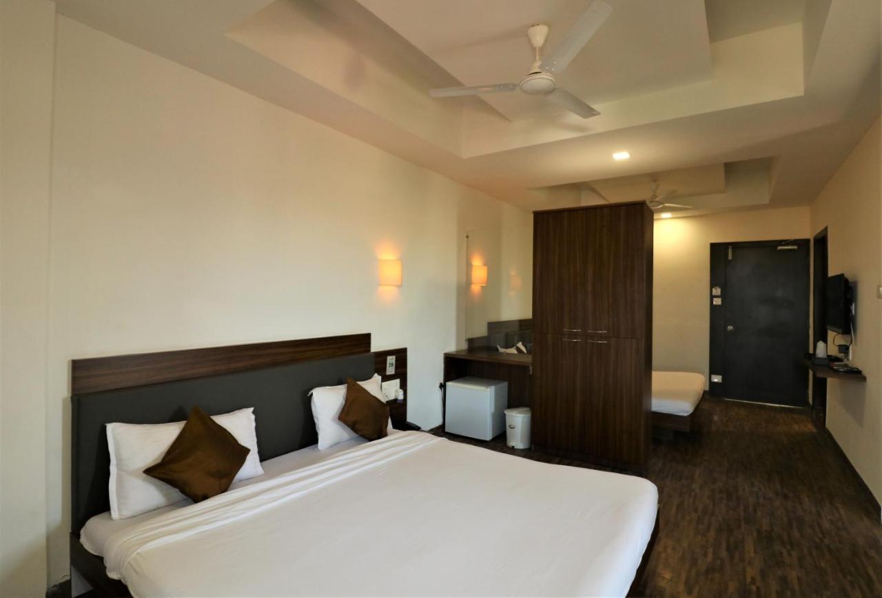 Goverdhan Greens Resort Dwarka L Hotels In Dwarka Zewnętrze zdjęcie