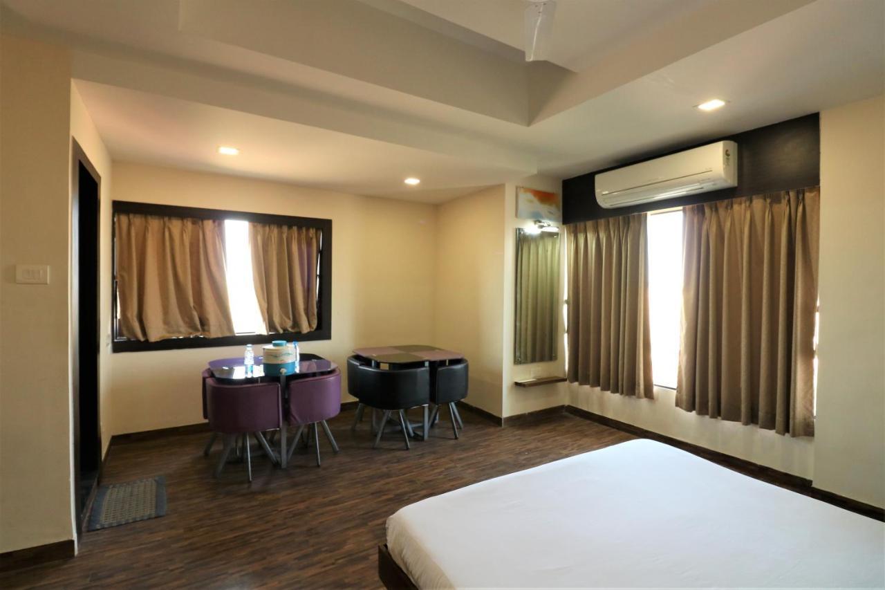Goverdhan Greens Resort Dwarka L Hotels In Dwarka Zewnętrze zdjęcie