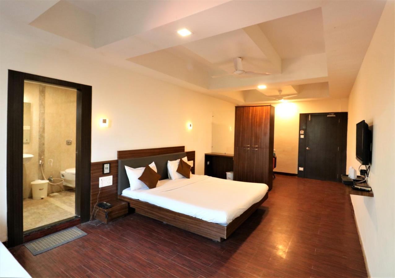 Goverdhan Greens Resort Dwarka L Hotels In Dwarka Zewnętrze zdjęcie